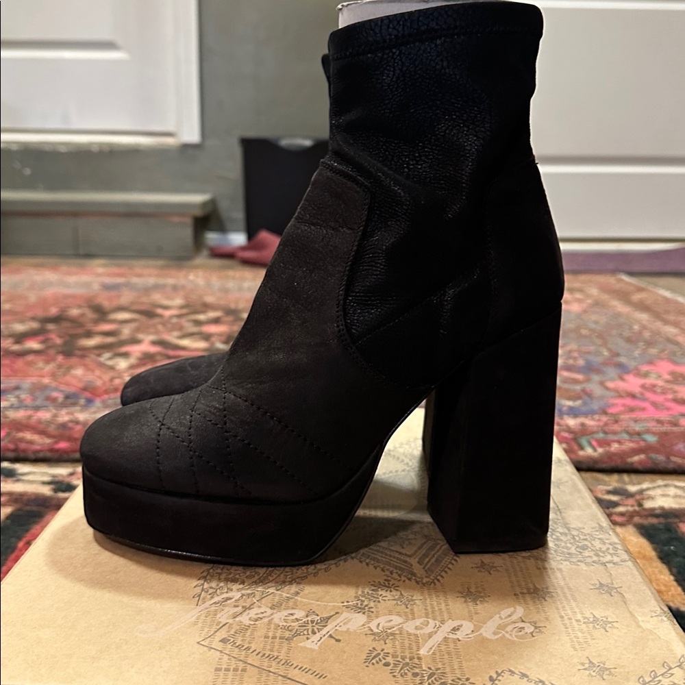 EUC with BOX FREE PEOPLE leather Smyth Platform Boots, black suede size EU39 - Picture 4 of 12